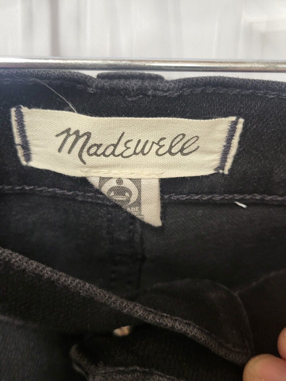 Madewell Mid-Rise Kick Out Crop Jeans in Black Rinse Wash Size 25 - Picture 3 of 4